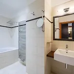 Design Merrion Apartahotel 4*