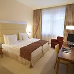 Design Merrion Apartahotel 4*